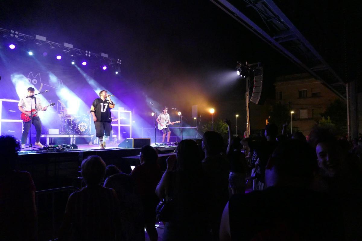 EN IMATGES | Pelukass i Dj Sendo allarguen la nit figuerenca de les Festes de Sant Pere EN IMATGES | Pelukass i Dj Sendo allarguen la nit figuerenca de les Festes de Sant Pere