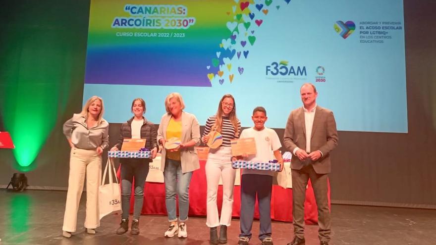 La Federación Canaria de municipios entrega los premios del concurso escolar Canarias: Arcoíris 2030