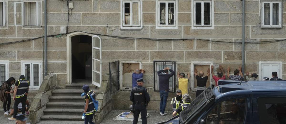 La redada en Covadonga en junio del 2025. | ROI CRUZ