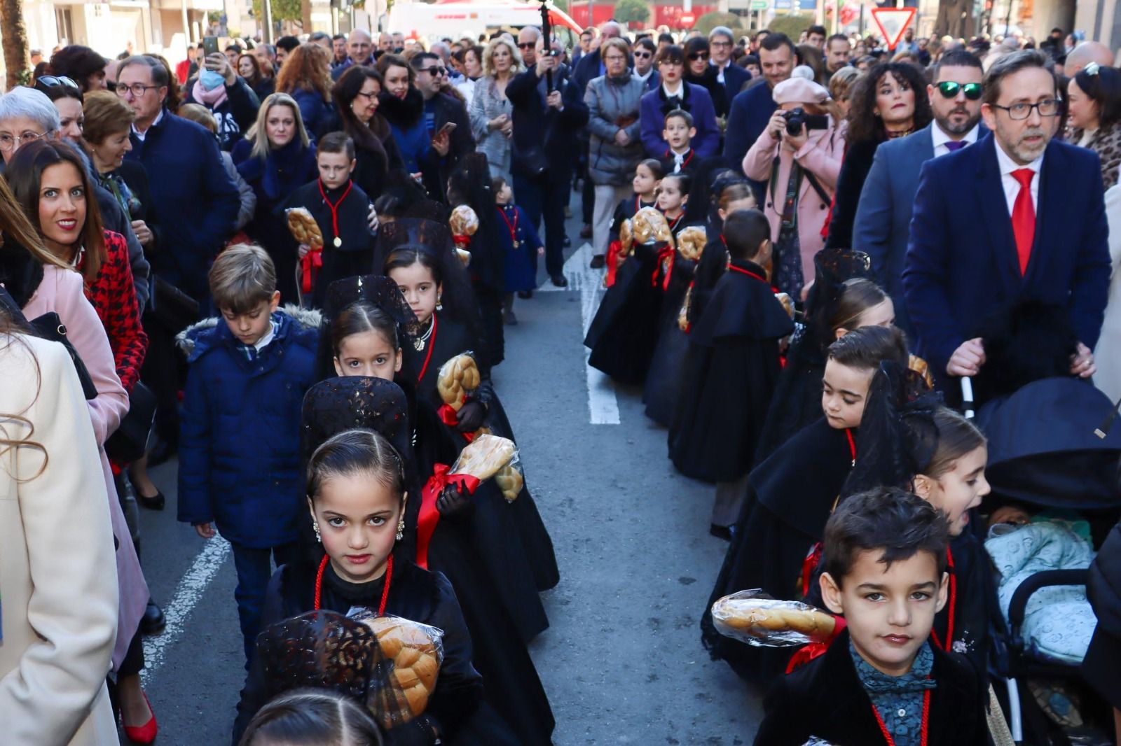 Torrent vive el Sant Blai más multitudinario