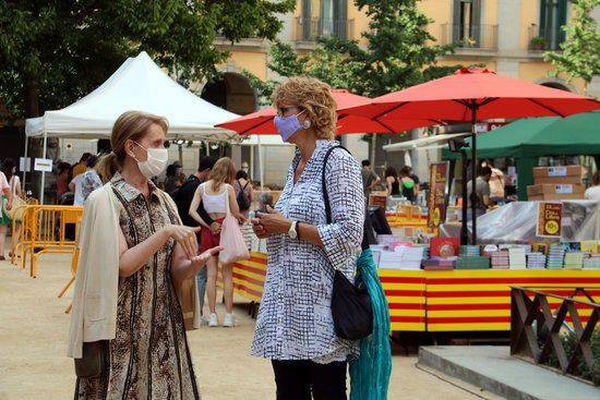 La consellera de Cultura, Mariàngela Vilallonga, al Sant Jordi d'estiu a Girona.