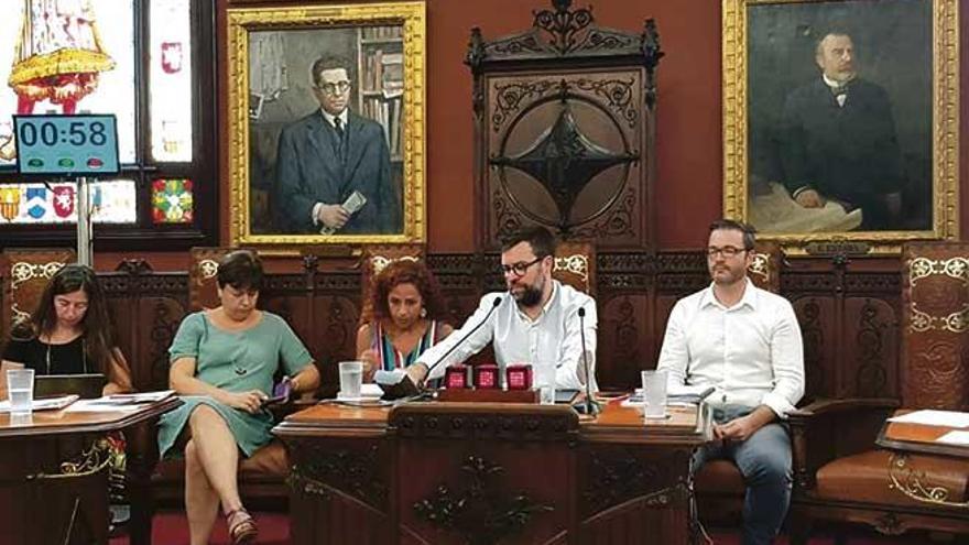 La teniente de alcalde Aurora Jhardi defendió los cambios.