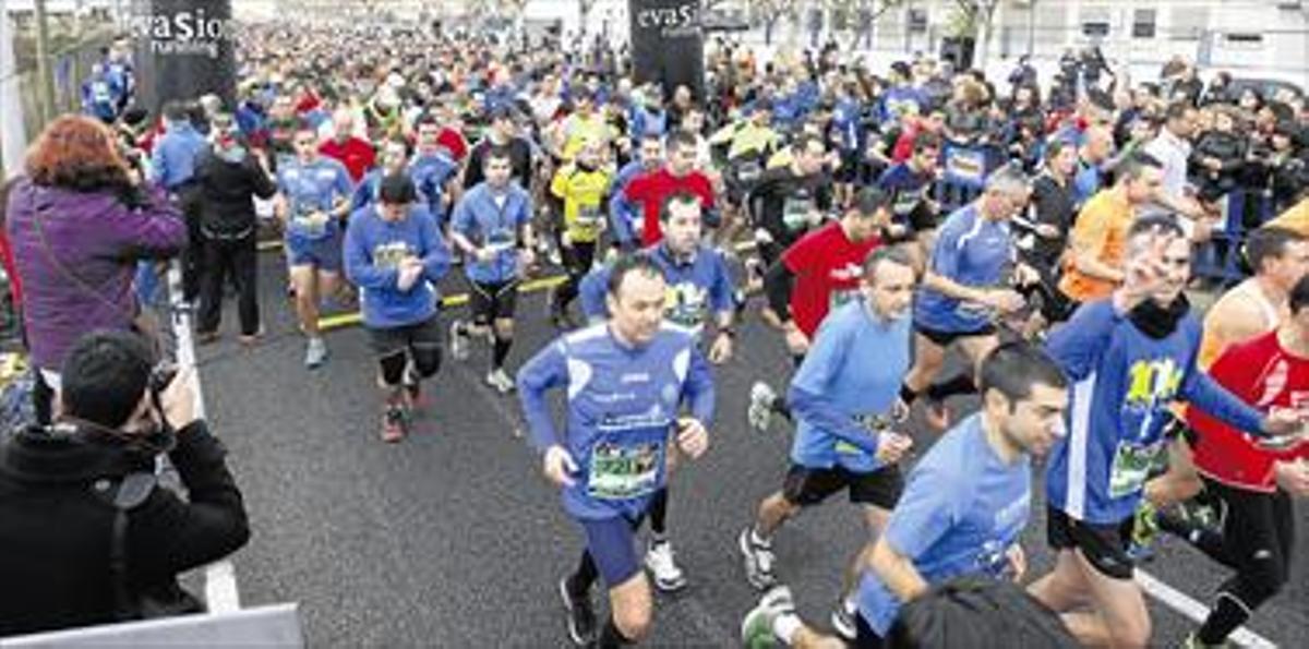 Oumellal reina en un V 10k HdosO que bate su récord con 2.400 atletas