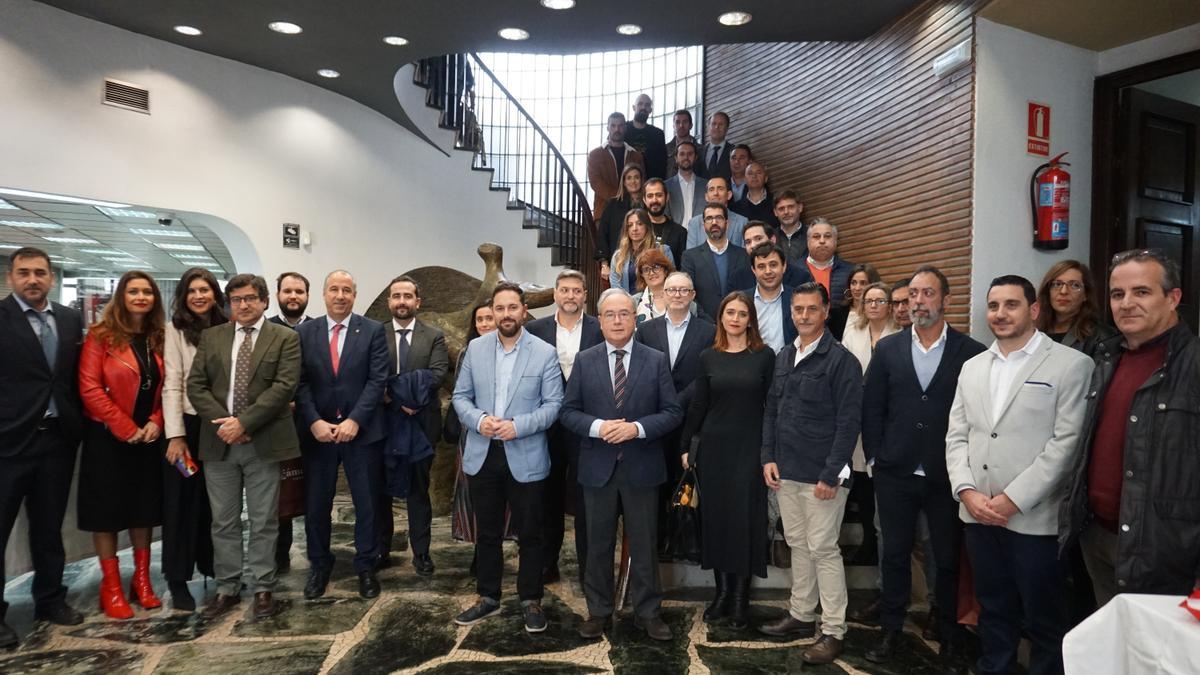 Foto de familia de las empresas reconocidas por la Cámara de Comercio.