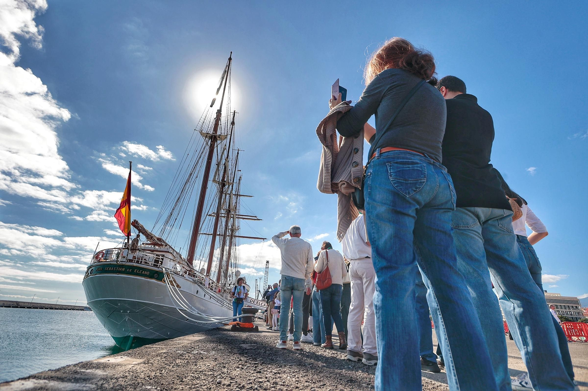 Queues outside the Juan Sebatián Elcano, the ship on which Princess Leonor was trained