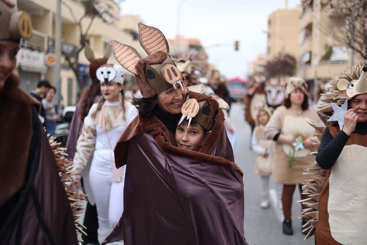 Búscate en las imágenes de la rúa de Carnaval de Ibiza