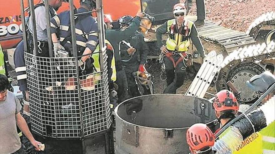 El dueño del pozo de Totalán declara que lo tapó con ladrillos de hormigón