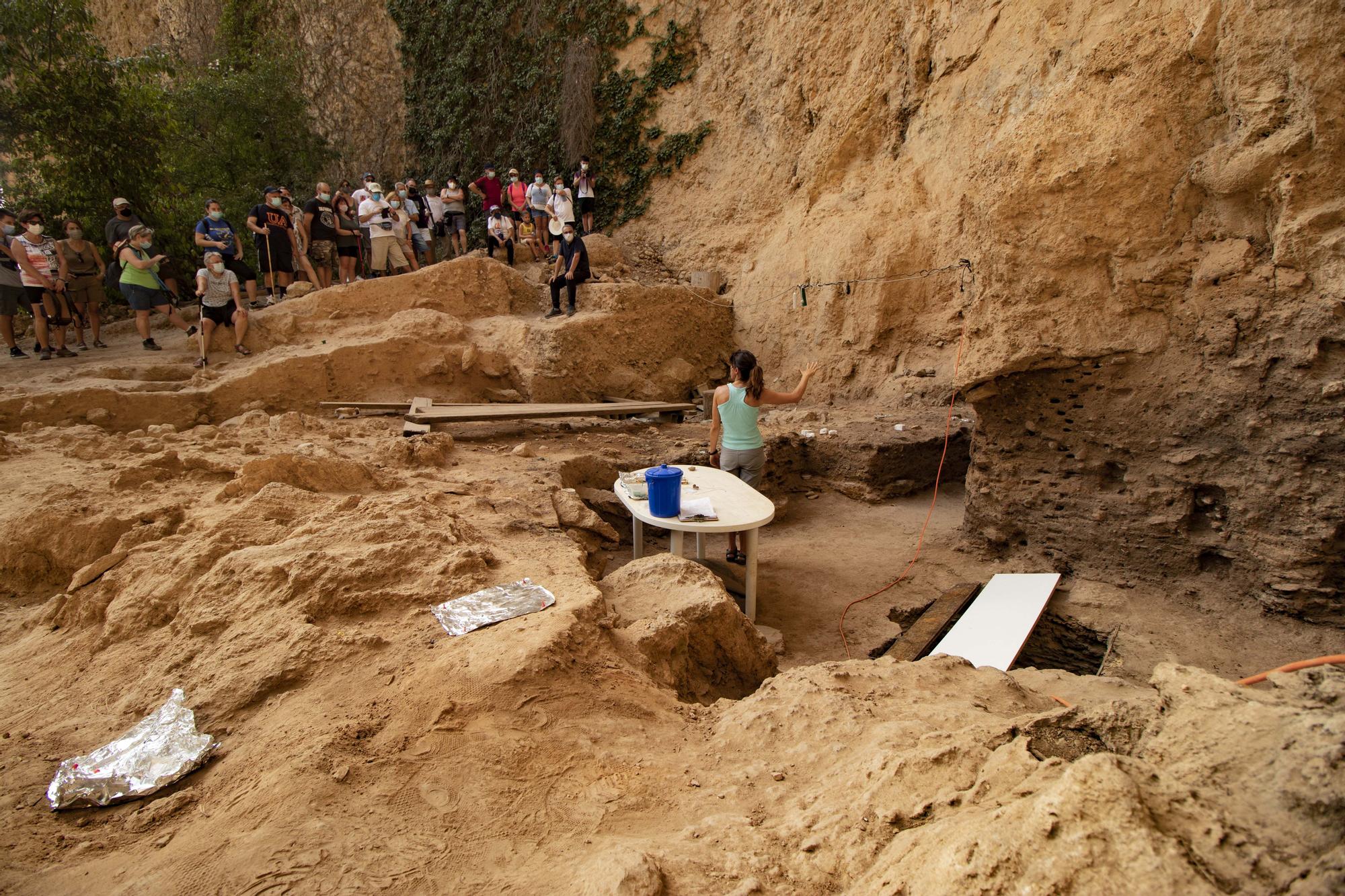 Día de visitas en las excavaciones del Salt en Alcoy