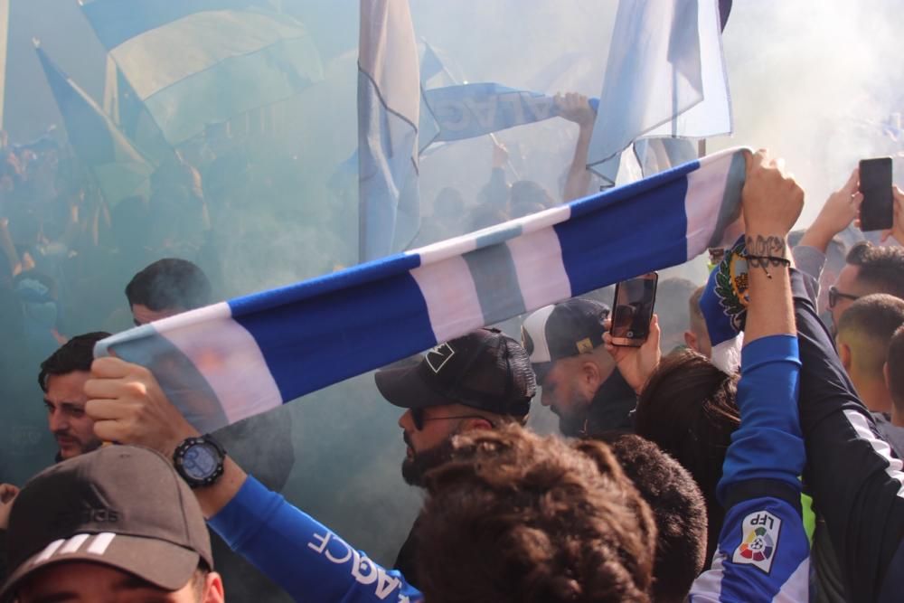 Recibimiento al Málaga CF antes del partido ante el Deportivo