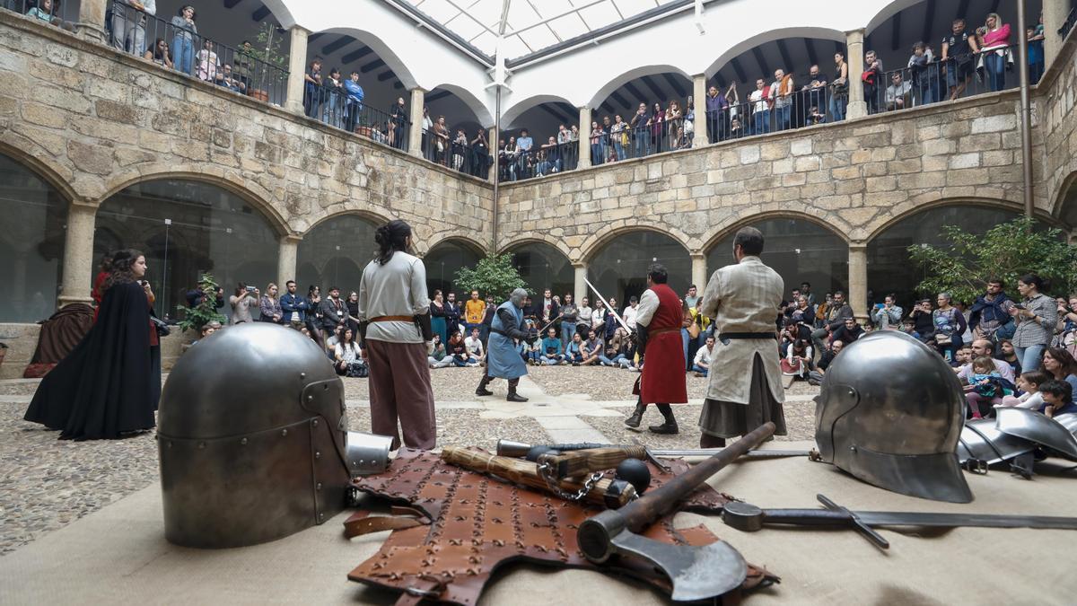 La capital cacereña acogió la ‘City of dragons’, la mayor cita europea de fans de Juego de Tronos. Se celebró el pasado octubre.