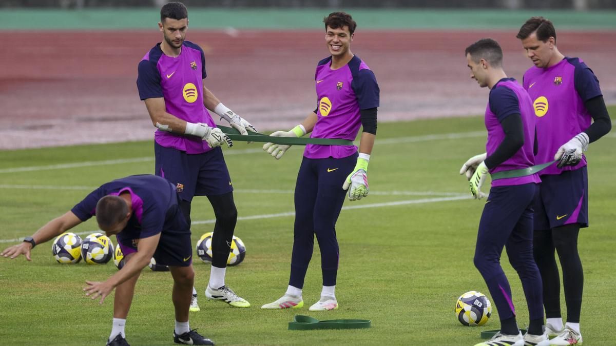 Joan Garcia sigue sumando minutos como el guardameta titular del Barça