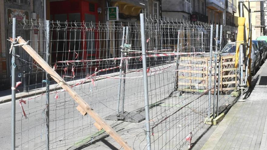 Cuatro detenidos por golpear y apuñalar repetidas veces a un viandante ante un pub del Orzán, en A Coruña