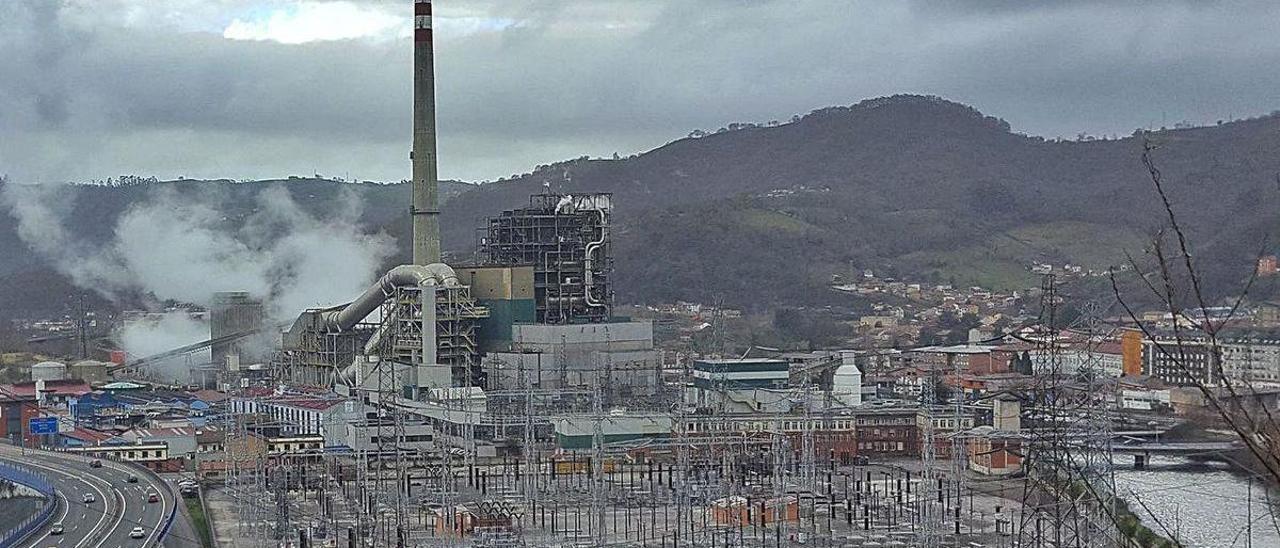 La central térmica de carbón de Iberdrola en Lada.