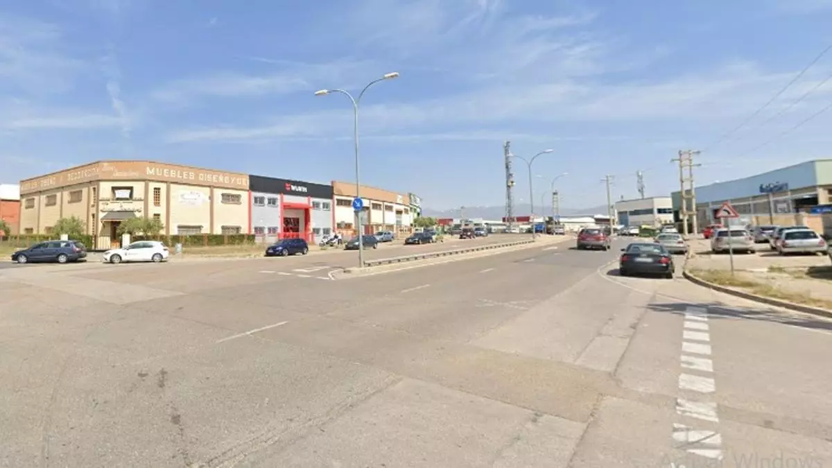 Muere la mujer que cayó al vacío cuando instalaba placas solares en una nave en Huesca