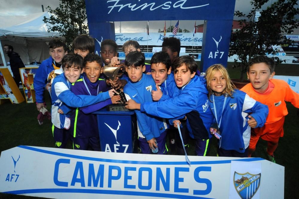 El Málaga rubrica su nombre en el libro dorado del Arousa Fútbol-7