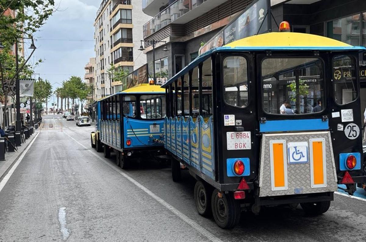 El 'trenet' se ha averiado cuando bajaba por la avenida Gabriel Miró