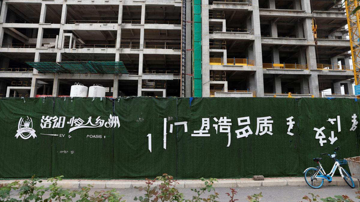 El complejo de edificios Evergrande Oasis en Luoyang, una de las cientos de obras sin finalizar de la compañía en problemas.