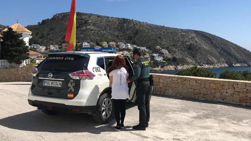 Dos detenidas en Moraira por hurtos mediante el &quot;abrazo cariñoso&quot;