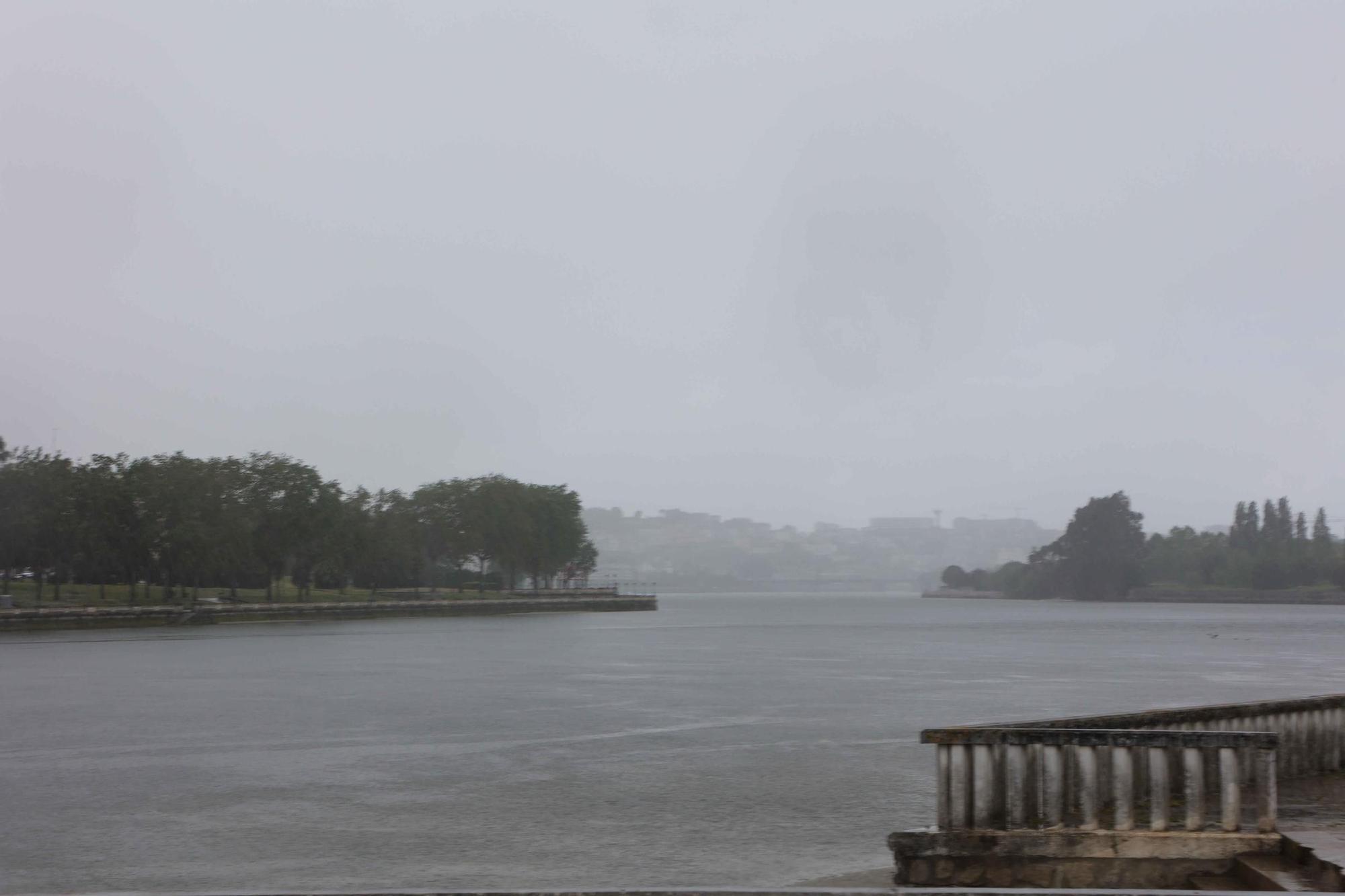 Avisos amarillos hasta el sábado por fuertes vientos y lluvia