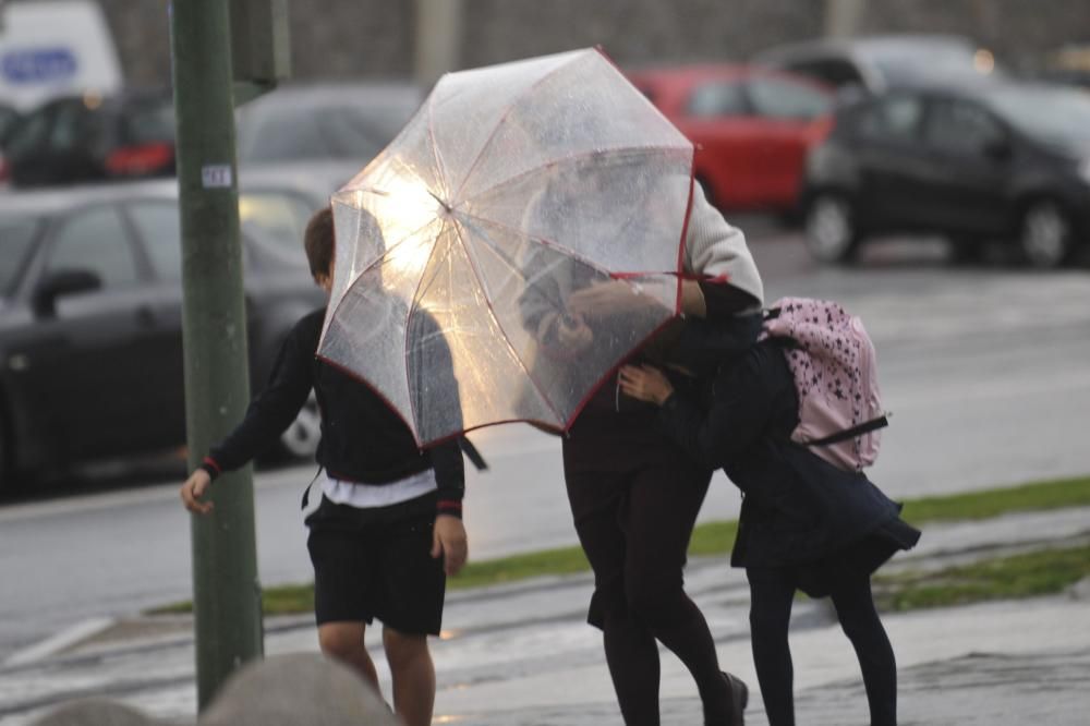 El litoral de A Coruña y Pontevedra están en alerta naranja.