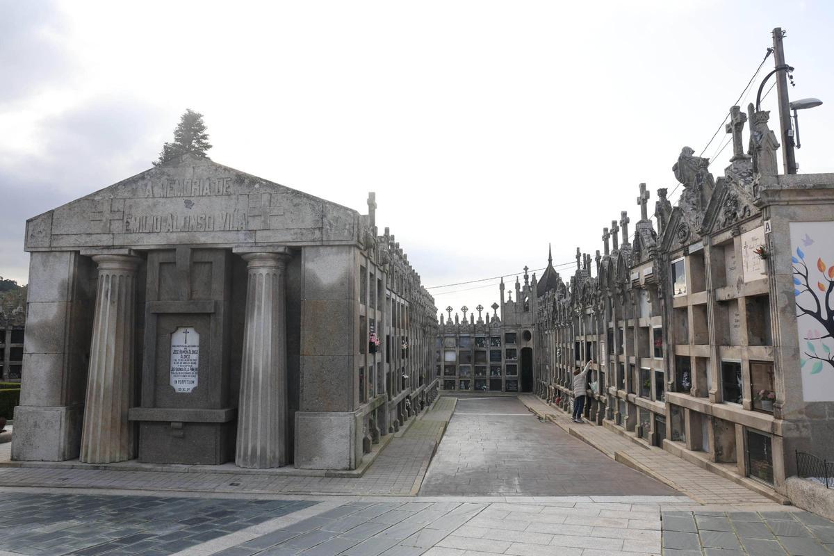 Vista de la parte primigenia del cementerio de Matamá con el «panteón de los pobres»