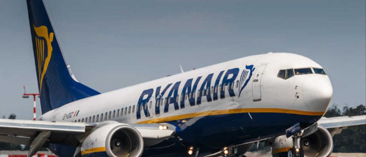 Ryanair inicia el cierre de sus tres bases canarias y el despido de 348 personas