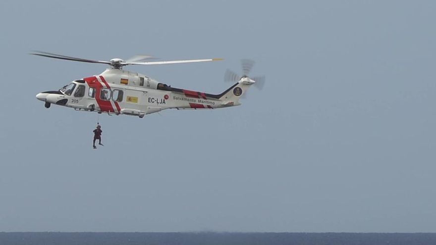 Hubschrauber-Übung zur Rettung Ertrinkender vor Mallorca