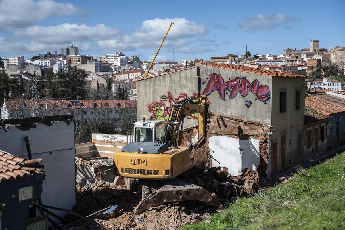 Trabajos de derribo en el Alto de Fuente Fría.