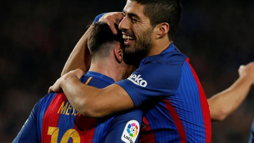 Suárez celebra amb Messi un dels gols d&#039;aquest vespre