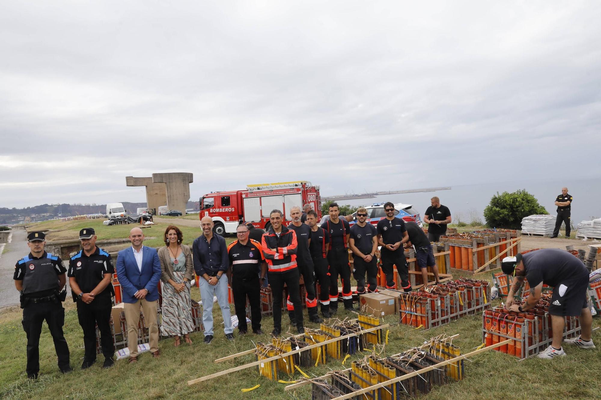 Así se prepara la Noche de los Fuegos de Gijón (en imágenes)