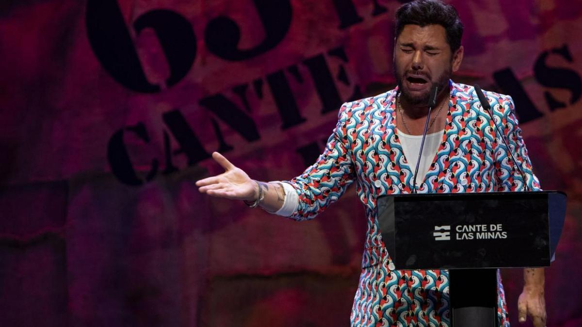 Miguel Poveda, anoche durante el pregón del Festival del Cante de las Minas de La Unión.