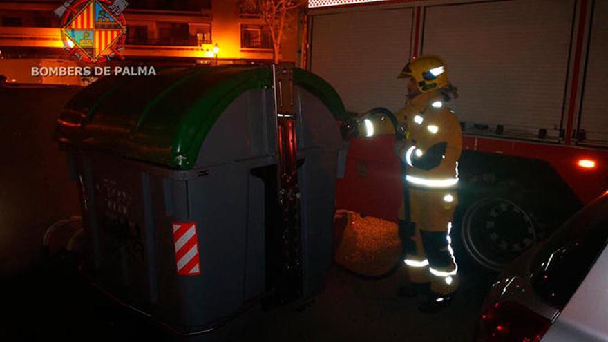 Sofocado un incendio en un contenedor en el Passeig Mallorca