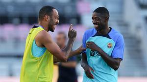 Aubameyang y Dembélé, en un entrenamiento con el Barça
