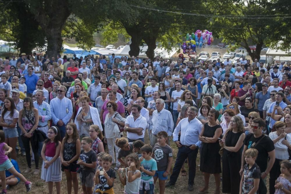 El alcalde de Vigo ofreció su pregón en una fiesta que sumó 8.000 comensales, mientras que las xoubas y el maíz fueron los protagonistas de las 37 propuestas del concurso.