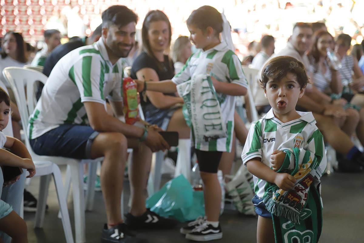 Play off de ascenso | La afición cordobesista en Vista Alegre, en imágenes