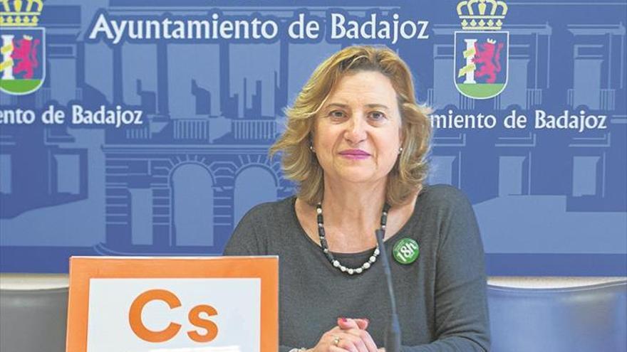 Julia Timón, portavoz de C&#039;s en Badajoz: «No se estaba negociando suficientemente bien con el PP»