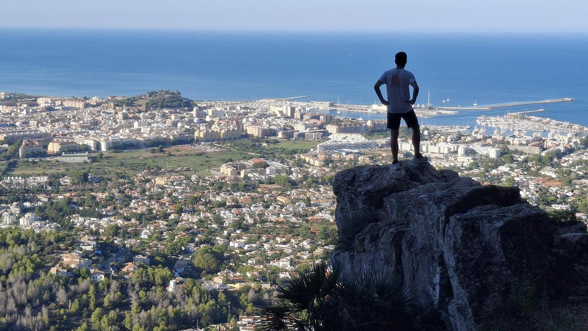 Imagen de Dénia tomada desde la ladera del Montgó