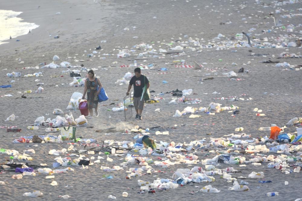 Así amanecieron las playas de ensenada del Orzán