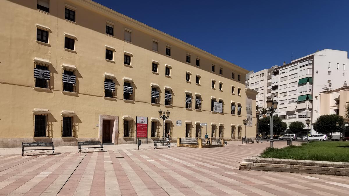 Imagen de archivo de la fachada del Hospital Provincial en el que se ubicará el Centro de Salud ‘Los Pinos’.