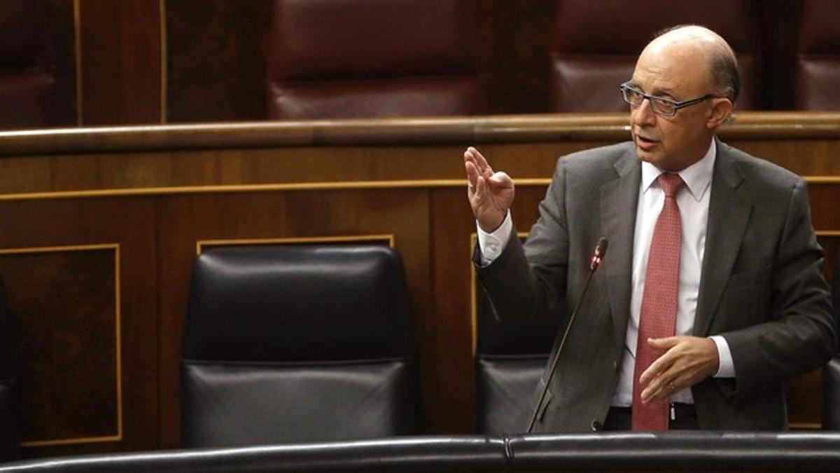 El ministro de Hacienda, Cristóbal Montoro, en el Congreso de los Diputados.