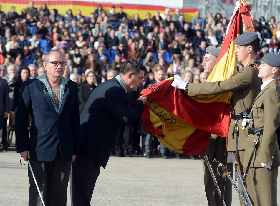 El general Cebrián destaca el nuevo regimiento y material como refuerzos de esta unidad