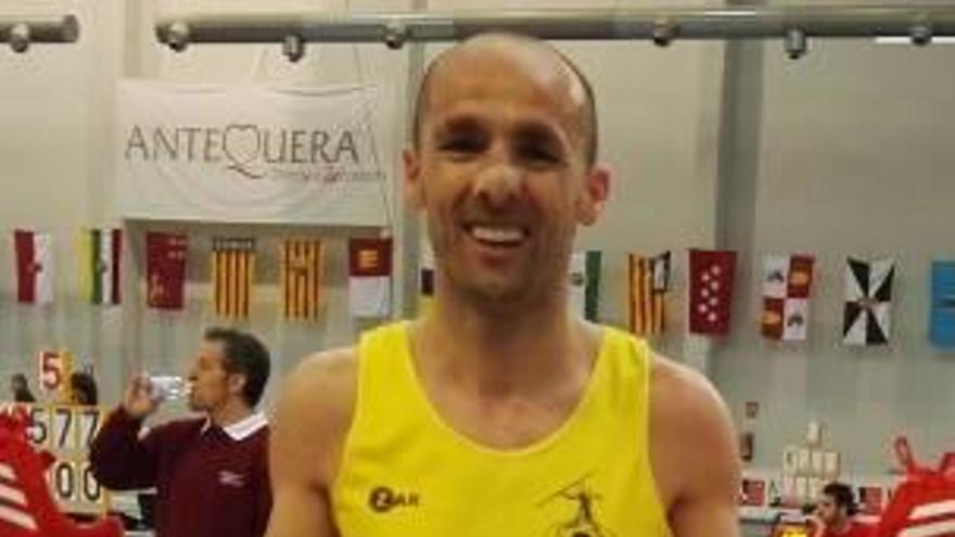 Juan Antonio Marín, primer alcireño medallista  nacional en los 3.000 metros lisos