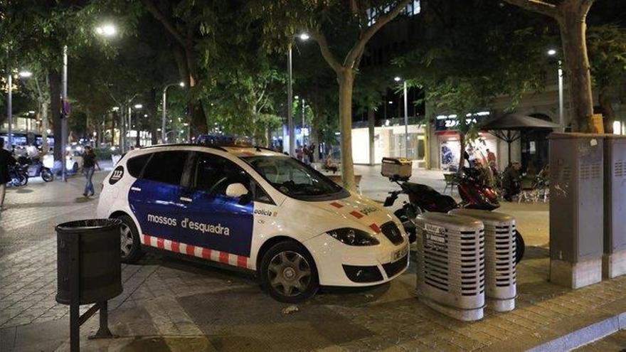 La niña y la madre de Uruguay siguen atrincheradas en el consulado de Barcelona