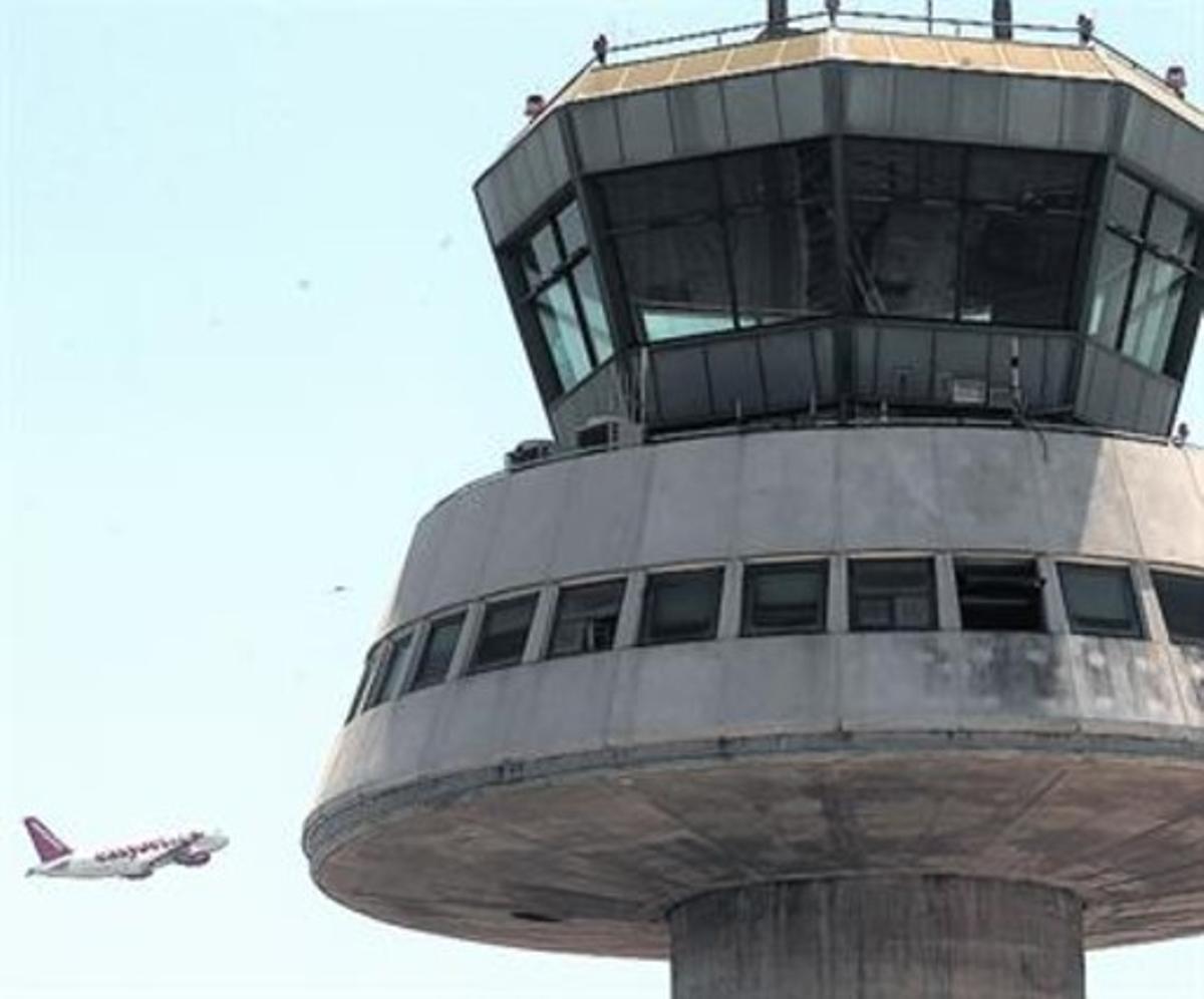 La torre de control de la nova T-1 de l’aeroport del Prat.