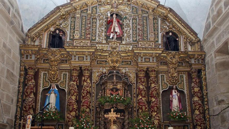 Imagen del retablo barroco de la iglesia de Guimarei, sobre el que pretende actuar la Xunta. // Bernabé / Juan Carlos Asorey