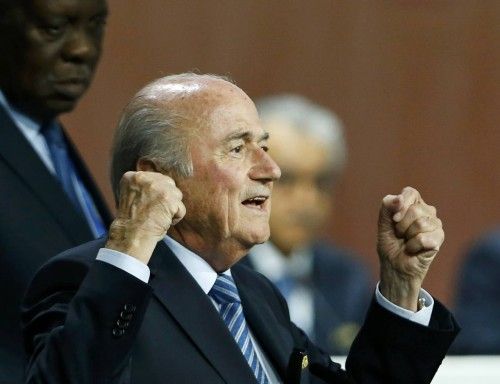 Joseph Blatter ha sido reelegido por quinta vez como presidente de la FIFA en su congreso de Zúrich