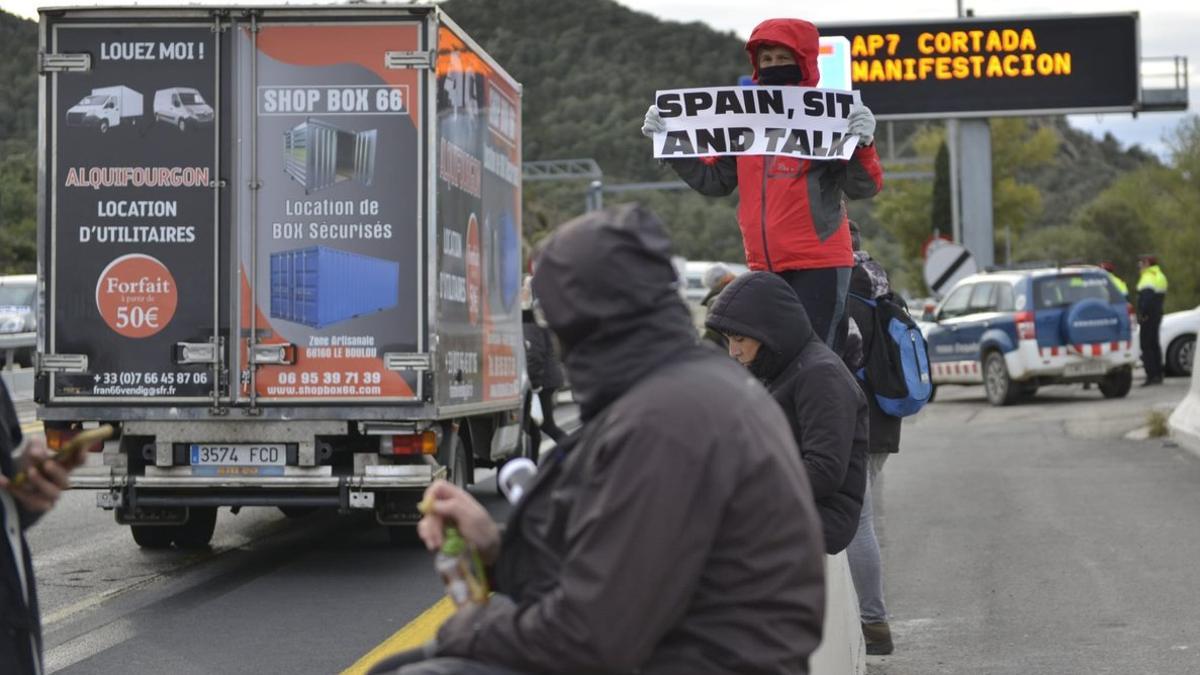 Corte de la AP-7 en La Jonquera, por la convocatoria de Tsunami Democràtic