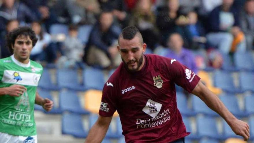 Pedro García durante un encuentro de liga ante el Astorga. // G. Santos