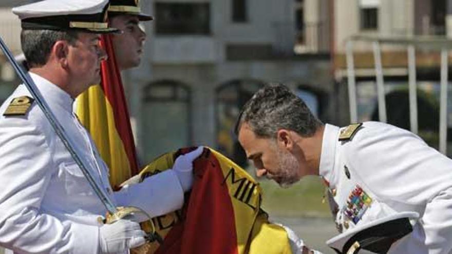 Don Felipe, durante la jura de bandera.