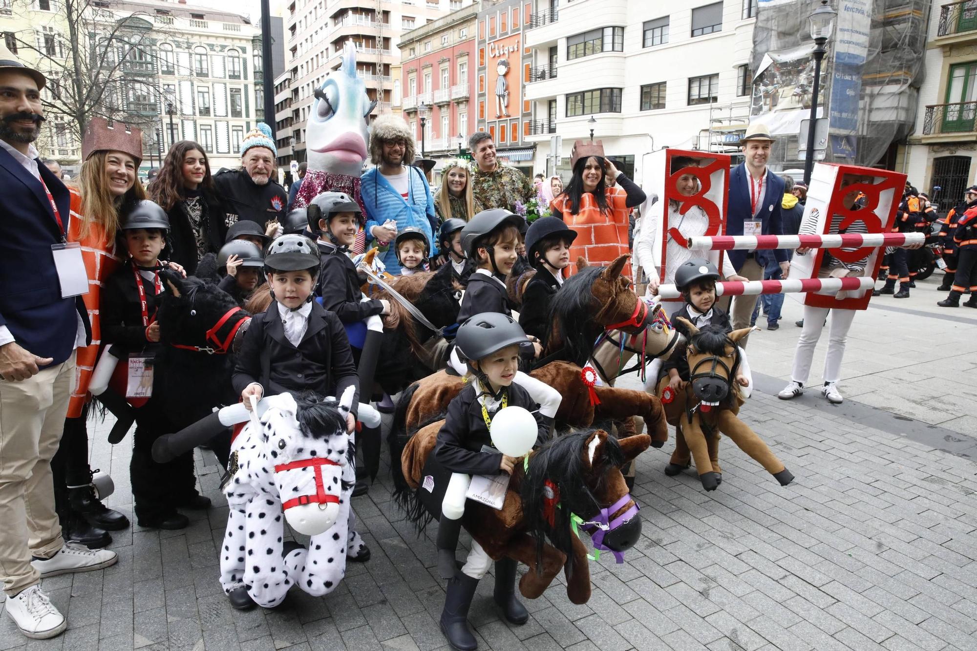 Así han disfrutado pequeños y mayores en el desfile infantil del Antroxu de Gijón (en imágenes)